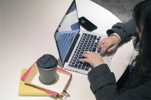 为什么电脑听着有杂音呢