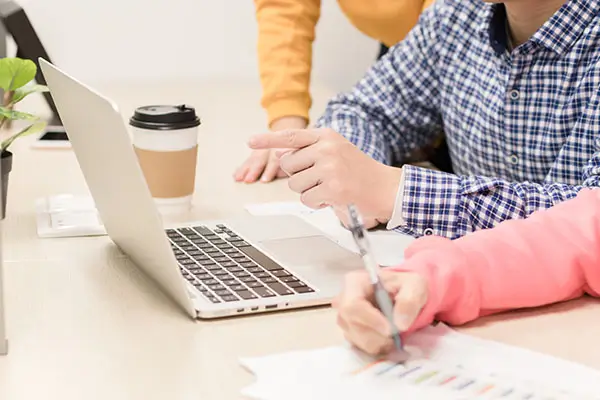 为什么ui都用苹果电脑